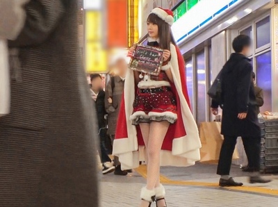 クリスマスに舞い降りたガチ天使をナンパ！21歳ガールズバーで働く女子大生をサンタコスのまま生ハメ撮り