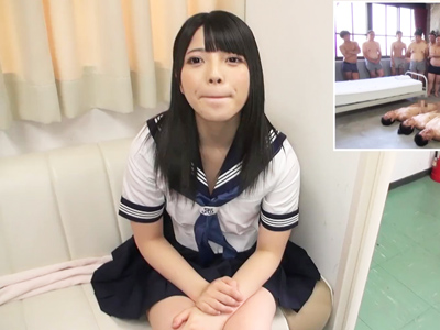 JK制服姿の上原亜衣ちゃんが待ち受ける大量チンポからザーメン搾取！