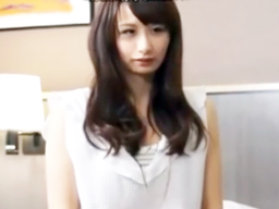 経験人数がひとりという美女がIV撮影と騙されAVデビュー
