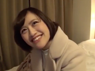 短い髪でもアイドル級に可愛い素人娘のフェラハメ撮り