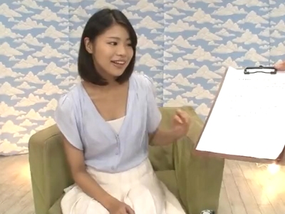 「またイっちゃうッ」敏感な素人娘が男優の激しいテクに痙攣イキｗ