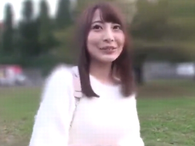 アイドル顔の現役女子大生がぎこちないフェラでご奉仕！