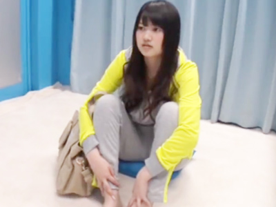 MM号に迷い込んだガチアスリート美女を騙し生ハメセックス敢行ｗ