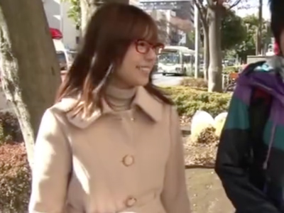 素人男性を逆ナンしてMM号でファンサービス