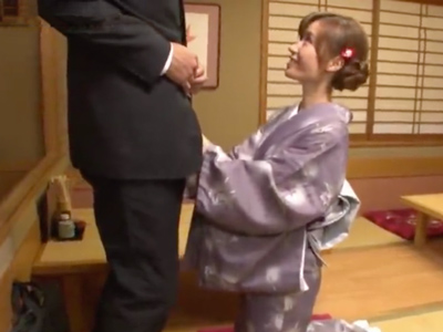 料亭の美人女将が元気のないリーマンチンポを優しくご奉仕！