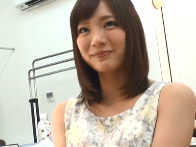 鈴村あいりが汗だくになりながら男優の連続挿入に悶絶絶頂！