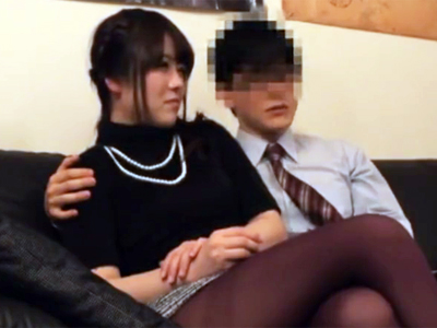 別室で友人が抱かれてる事に興奮を覚えた素人娘が変態男を拒まずに中出しパコ展開