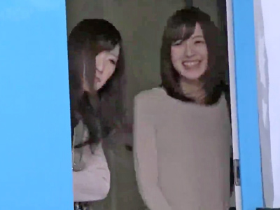 MM号に乗り込んだ人妻たちが久しぶりの若い男にムラムラしフェラ抜き