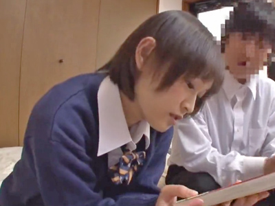 「さわんないでよ！」先輩JKと素股→事故挿入で処女喪失