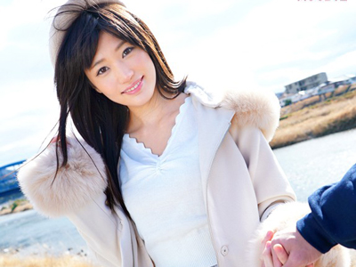 声がかわいすぎる元グラドルと初めてのイチャラブ旅行