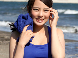「ゴムは！？いやっ！ゴムつけてぇ！！」ナンパした素人娘にデカチンハメ