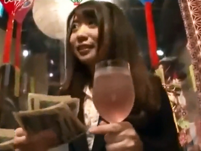 彼氏持ち素人娘を金と酒の力を使ってその場で寝取りパコッちゃいましたｗ