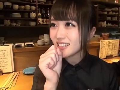 「えっ？ここで？」居酒屋で働く看板娘に店内でAV撮影交渉ｗ