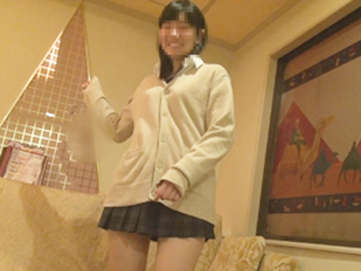 彼氏を忘れて援交相手に喘ぎまくる柏木由紀似のJK