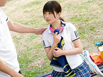 先輩からイタズラされてコートで犯されちゃうラクロス部員