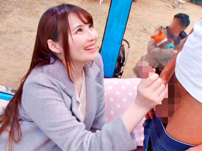 MM号に現れた新星！笑顔の可愛すぎる若妻が中出し不倫