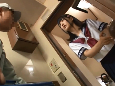 親の居ないときにやって来た業者男にレイプされて抵抗虚しく中出しされる美少女JK