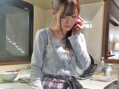 リストラされた夫の再就職のために元上司に抱かれる妻