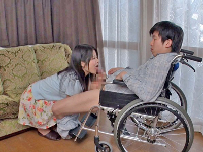事故で介護が必要な夫も義父も性処理する献身的な人妻