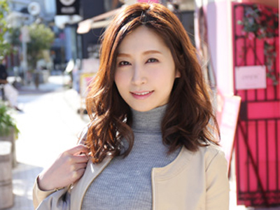 不倫を思い出す度に下半身が疼く素人妻がくり返す寝取られSEX