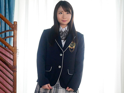 制服美少女が不安いっぱいの初めてのドキドキ中出しSEX