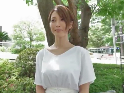旦那とのセックスレスが原因ですぐ不倫に走っちゃう素人妻