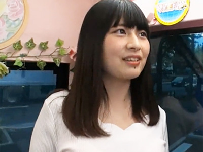 清楚で巨乳の高学歴JDがギャラの誘惑に負けて素股→発情しちゃって生パコｗ