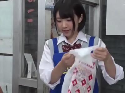 かがむとパンチラしちゃうミニスカ書店員を店内レイプ