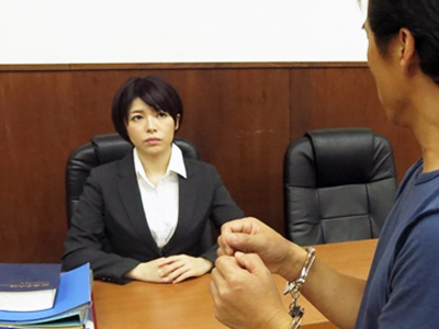巨乳弁護士が担当して弁護した強姦魔が恩を仇で返す再犯レイプをされてしまう