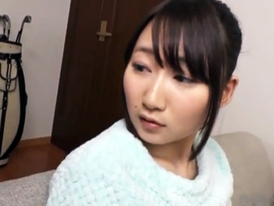 再婚相手の連れ後にデカチン見せつけ発情させて中出しする変態親父