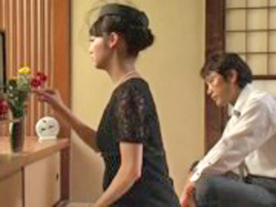 「ください、お義父さんの精子…ください…」未亡人が義父と緊縛セックス