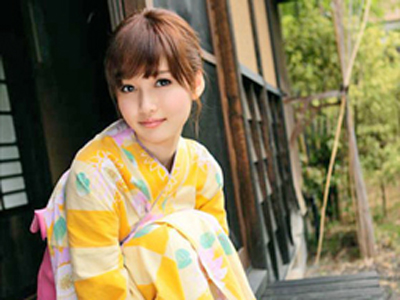 可愛い娘を温泉旅館でたっぷり味わう濃厚セックス