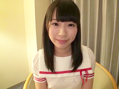 黒髪清純すぎる素人ロリっ娘のギャル男とのハメ撮りが流出