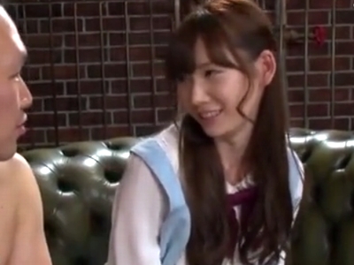 「奥まで当たってるッ」美形の長身美少女が初めての3Pにアヘイキ絶頂