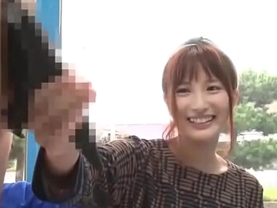 素人娘がMM号で巨根を挿入され口を抑えながら悶えまくりｗ