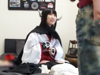 「出して！出してぇ！」清楚系ロリビッチなコスプレイヤーのパイパン膣にたっぷり中出し！