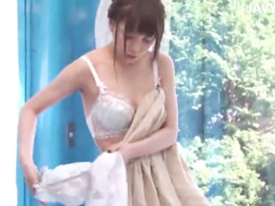 浴衣を脱いだらパイパンだったスレンダークビレ美少女に中出し