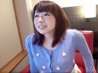 ちっちゃなミニマム身長なのにドデカイ巨乳の素人娘とハメ撮りH