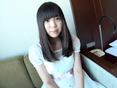 純粋無垢な童顔娘がまさかのAV応募→すぐさまハメ撮り開始で顔射フィニッシュ！