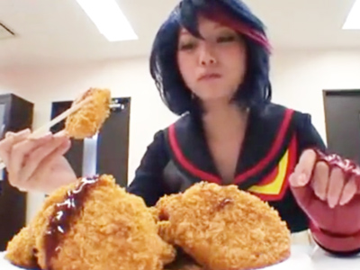 コスプレお姉さんの美尻に肉棒を擦り付け尻コキ射精！