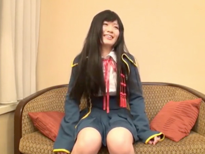 「え…なんで出てるの？」ゴムに穴を開け巨乳コスプレイヤーに中出しｗ